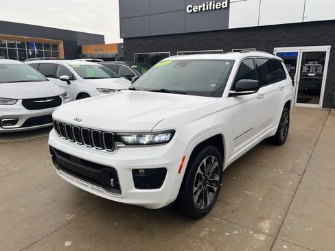 Certified 2021 Jeep Grand Cherokee L Overland w/ Luxury Tech Group IV AWD/4WD image 3
