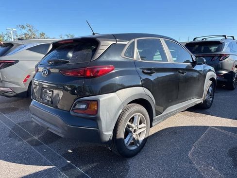 Used 2021 Hyundai Kona SE image 3