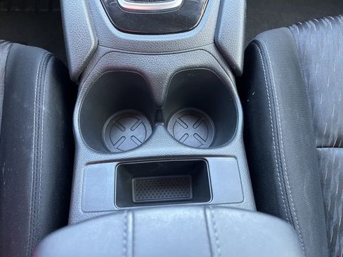 Used 2018 Nissan Rogue S image 71