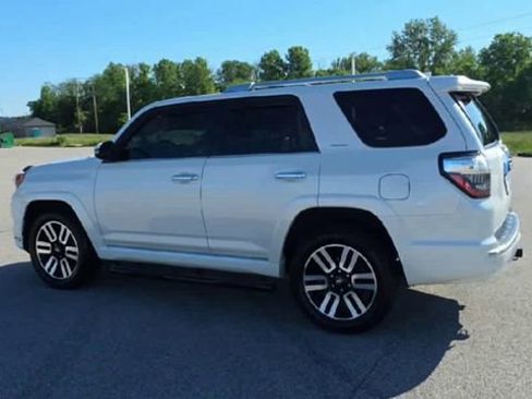 Used 2022 Toyota 4Runner Limited w/ Convenience Package (TMS) AWD/4WD image 5