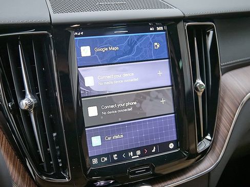 Certified 2025 Volvo XC60 B5 Ultra image 14