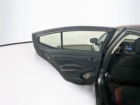 Used 2025 Nissan Versa SR FWD image 25