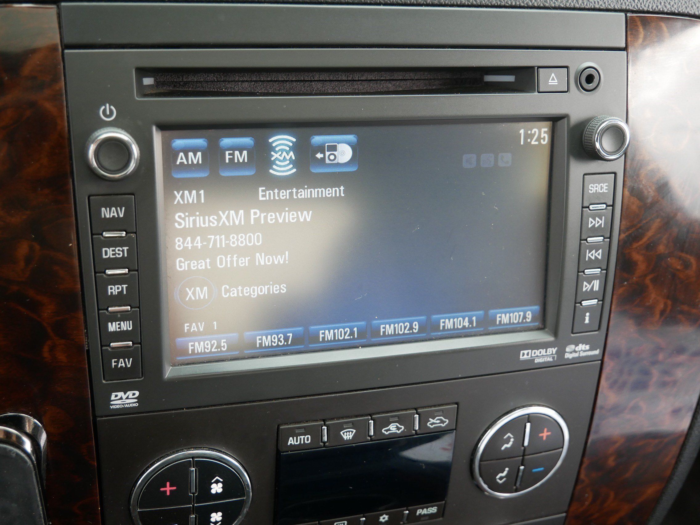 Used 2014 GMC Sierra 2500 Denali w/ Suspension Package, Off-Road AWD/4WD image 22