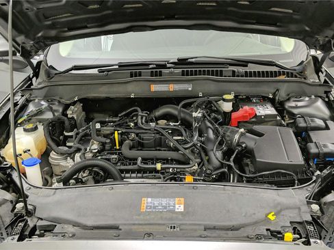 Used 2020 Ford Fusion SE image 9