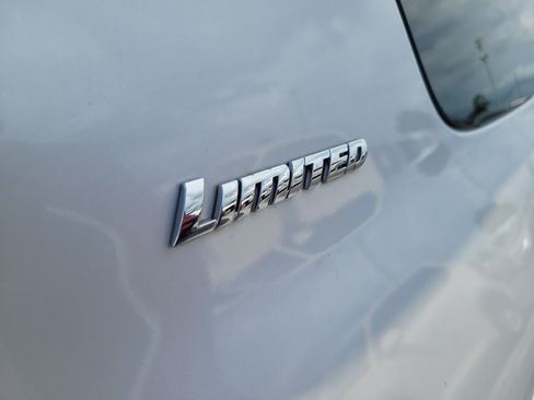 Used 2024 Toyota 4Runner Limited AWD/4WD image 11
