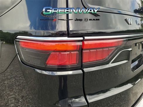 Used 2022 Jeep Wagoneer Series III w/ Flexible Seating Group image 5