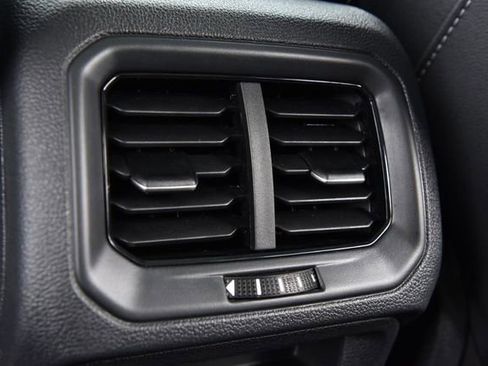 New 2026 Volkswagen Taos SE image 23