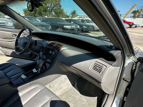 Used 2003 Toyota Avalon XLS image 33