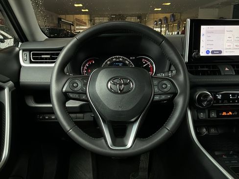 Used 2025 Toyota RAV4 XLE image 33