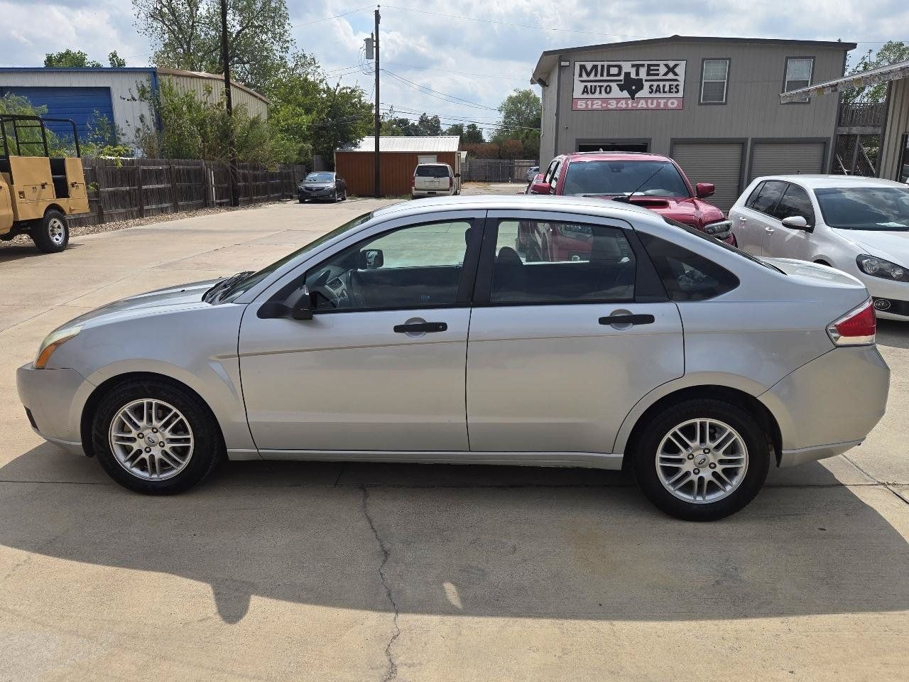 Used 2009 Ford Focus SE FWD image 4