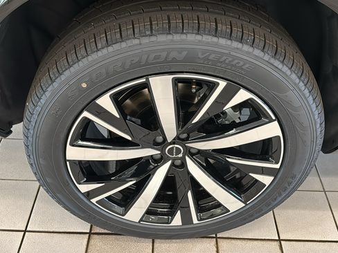 New 2026 Volvo XC90 B5 Core AWD/4WD image 32