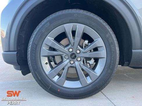 New 2026 Ford Explorer Active w/ Active Comfort Package image 8