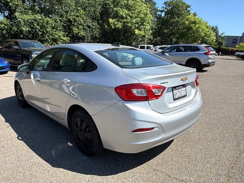 Used 2019 Chevrolet Cruze LS w/ LS Fleet Convenience Package FWD image 7