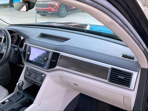 Used 2019 Volkswagen Atlas SE image 18