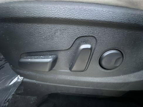 Used 2023 Kia Telluride EX image 11