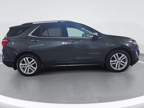 Used 2020 Chevrolet Equinox Premier FWD image 2