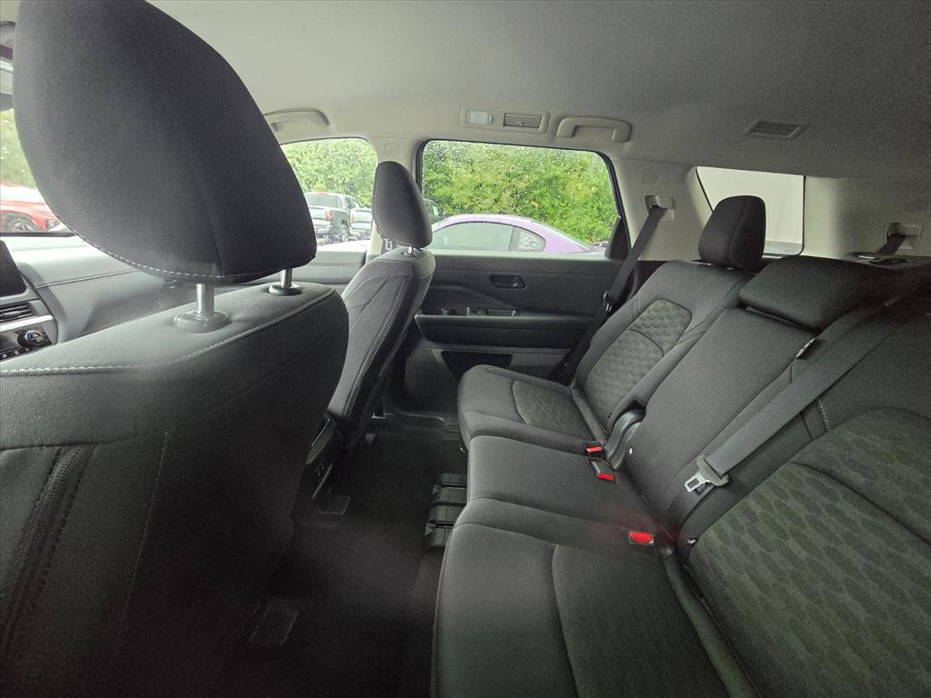 Used 2026 Nissan Pathfinder S AWD/4WD image 5