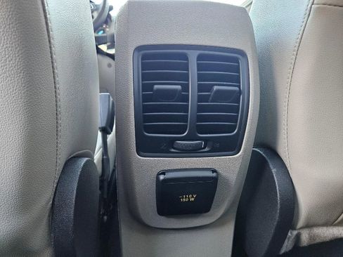 Used 2019 Ford Escape Titanium image 18