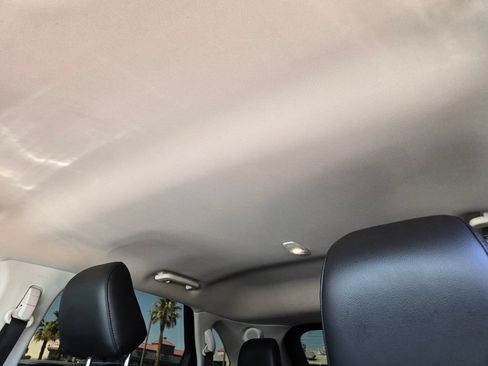 Used 2021 Ford Edge Titanium FWD image 11