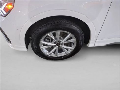 Certified 2025 Audi Q3 2.0T Premium w/ Convenience Package image 29