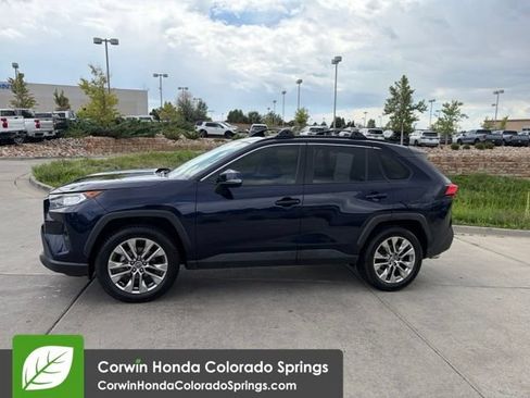 Used 2019 Toyota RAV4 XLE Premium w/ Cold Weather Package AWD/4WD image 5
