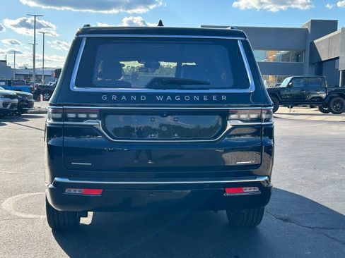 Used 2023 Jeep Grand Wagoneer Series III AWD/4WD image 6