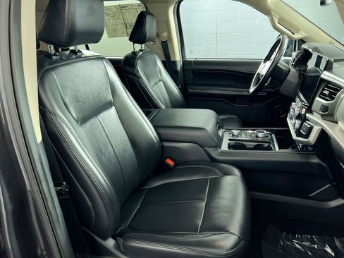 Used 2024 Ford Expedition Max XLT image 29