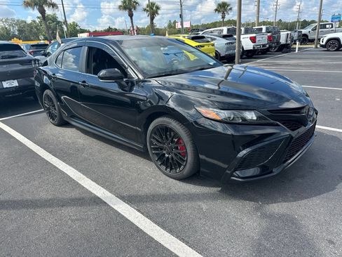 Used 2023 Toyota Camry SE FWD image 3