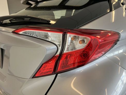 Used 2018 Toyota C-HR XLE image 35