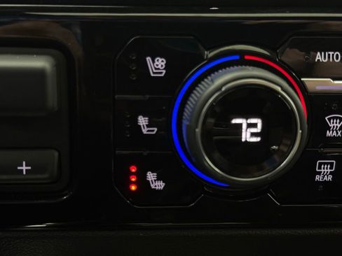 Used 2025 Chevrolet Silverado 1500 High Country w/ Technology Package image 6