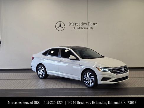Used 2021 Volkswagen Jetta SEL FWD image 3