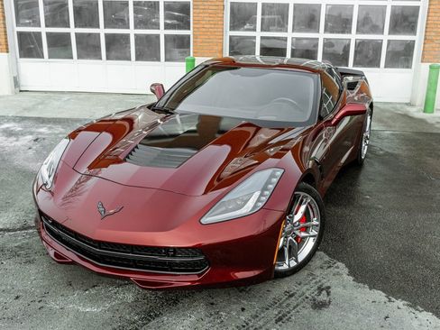 Used 2018 Chevrolet Corvette Stingray Coupe w/ 3LT Preferred Equipment Group image 2