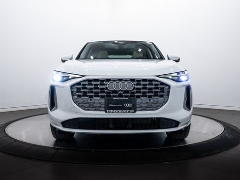 Certified 2025 Audi Q5 Premium Plus w/ Premium Plus image 23