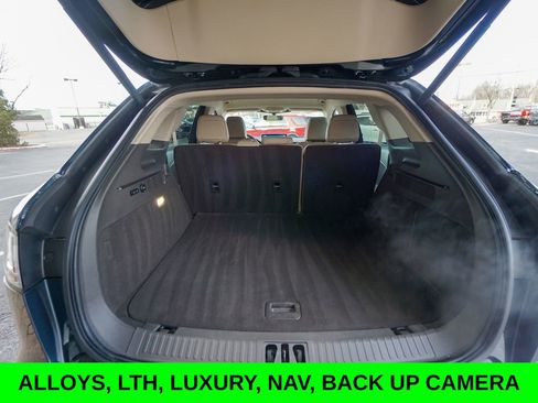 Used 2023 Lincoln Nautilus FWD w/ Premium Package image 10