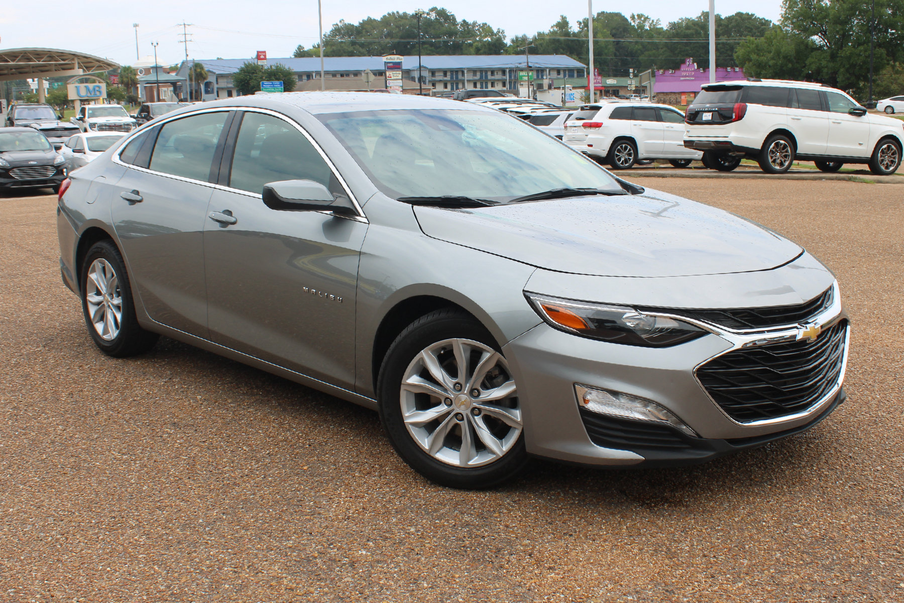 Used 2025 Chevrolet Malibu LT FWD image 1