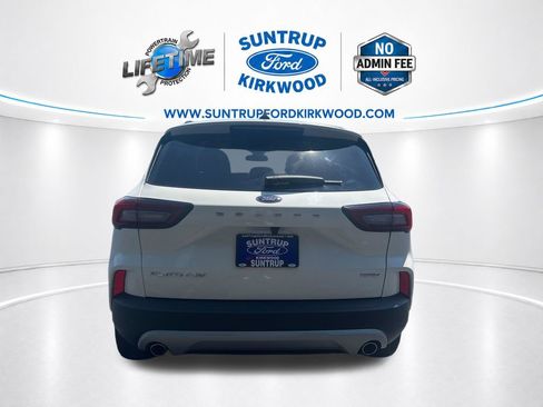 Used 2023 Ford Escape Platinum w/ Premium Technology Package AWD/4WD image 4