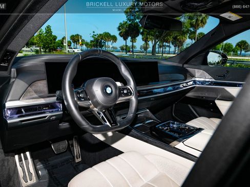 Used 2024 BMW 760i xDrive AWD/4WD image 21