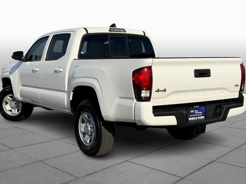 Used 2022 Toyota Tacoma SR image 11