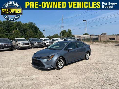 Used 2022 Toyota Corolla LE w/ LE Convenience Package FWD image 1