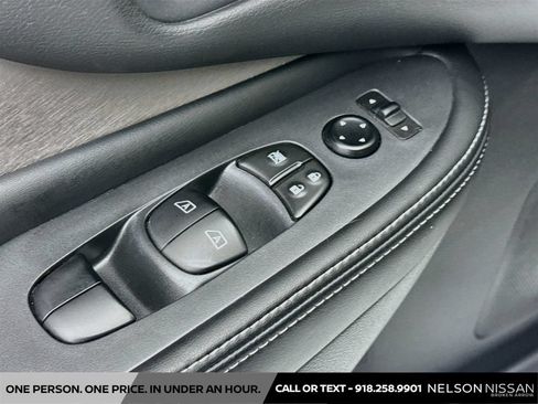 Used 2024 Nissan Murano SV w/ SV Midnight Edition Package AWD/4WD image 17