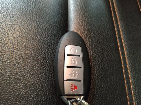 Used 2021 Nissan Kicks SR w/ SR Premium Package FWD image 32
