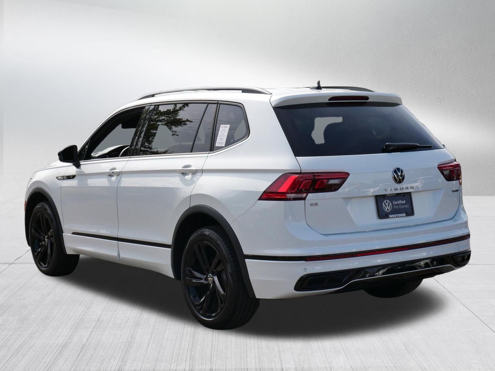 Certified 2023 Volkswagen Tiguan SE R-Line AWD/4WD image 5