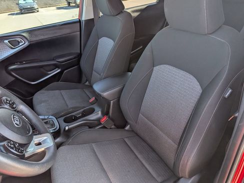 Used 2021 Kia Soul S FWD image 9