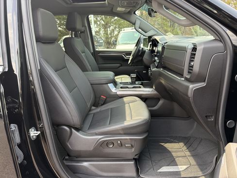 Used 2024 Chevrolet Silverado 1500 LTZ w/ LTZ Premium Package AWD/4WD image 35