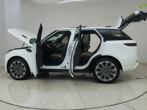 Used 2025 Land Rover Range Rover Sport Dynamic SE image 75