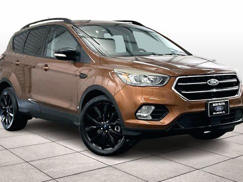 Used 2017 Ford Escape Titanium image 3