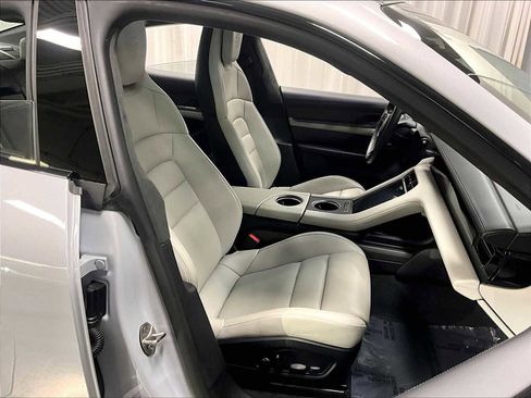 Used 2022 Porsche Taycan Turbo S image 30