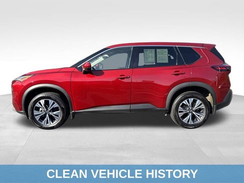 Used 2021 Nissan Rogue SV image 3