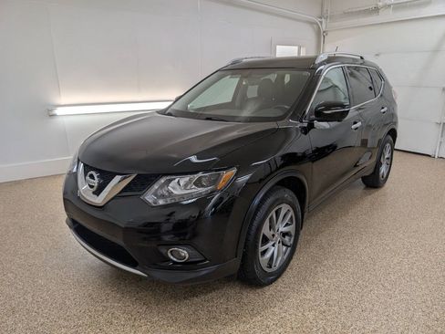 Used 2015 Nissan Rogue S AWD/4WD image 2