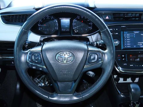 Used 2016 Toyota Avalon XLE image 26